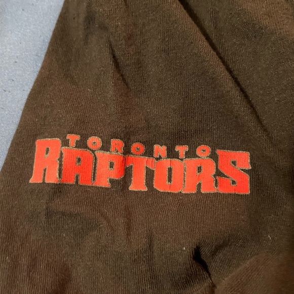 Raptors Long Sleeve size L - Picture 2 of 8
